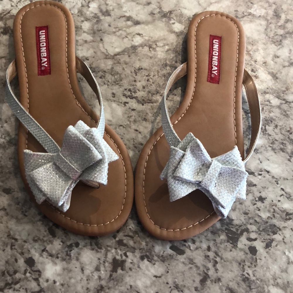 Silver bow flip flops